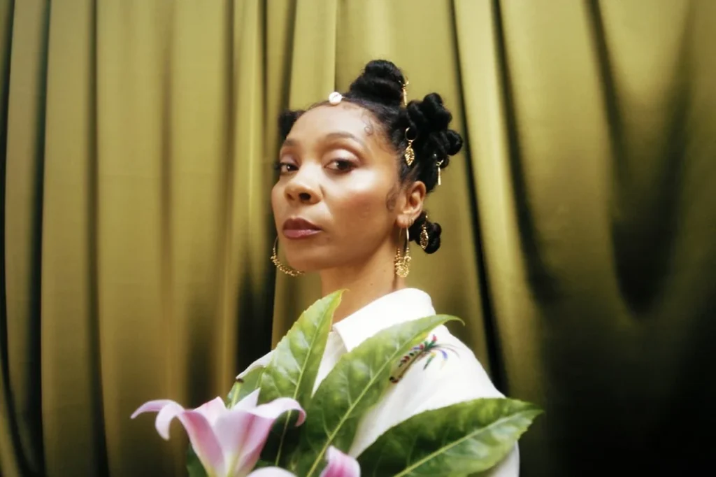 Hollie Cook artist portrait