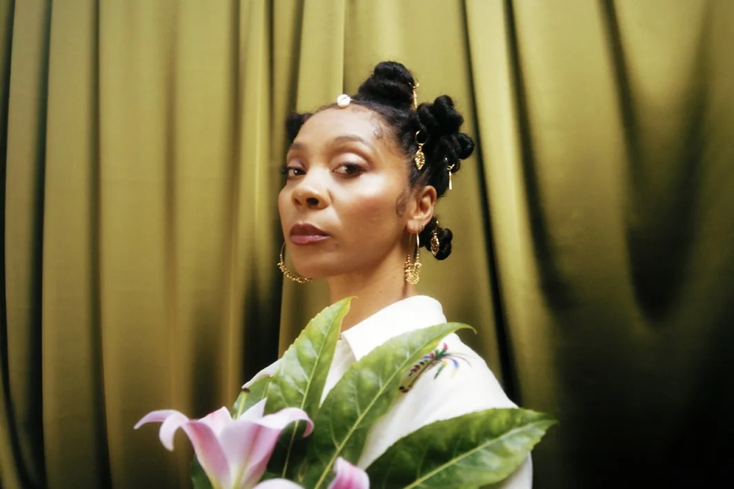 Hollie Cook artist portrait